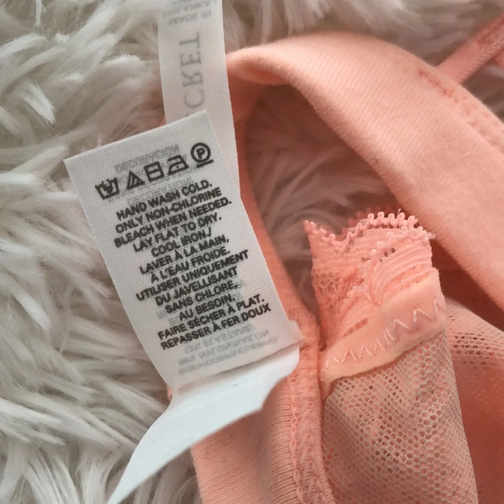 2014 NWOT Victoria’s Secret Floral Lace Bralette in Peach Size Small